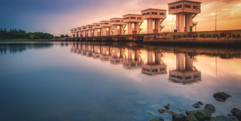 utho-wipat-prasit-floodgates-sunset-pak-phanang-nakhon-si-thammarat-thailand utho-wipat-prasit-floodgates-sunset-pak-phanang-nakhon-si-thammarat-thailand
